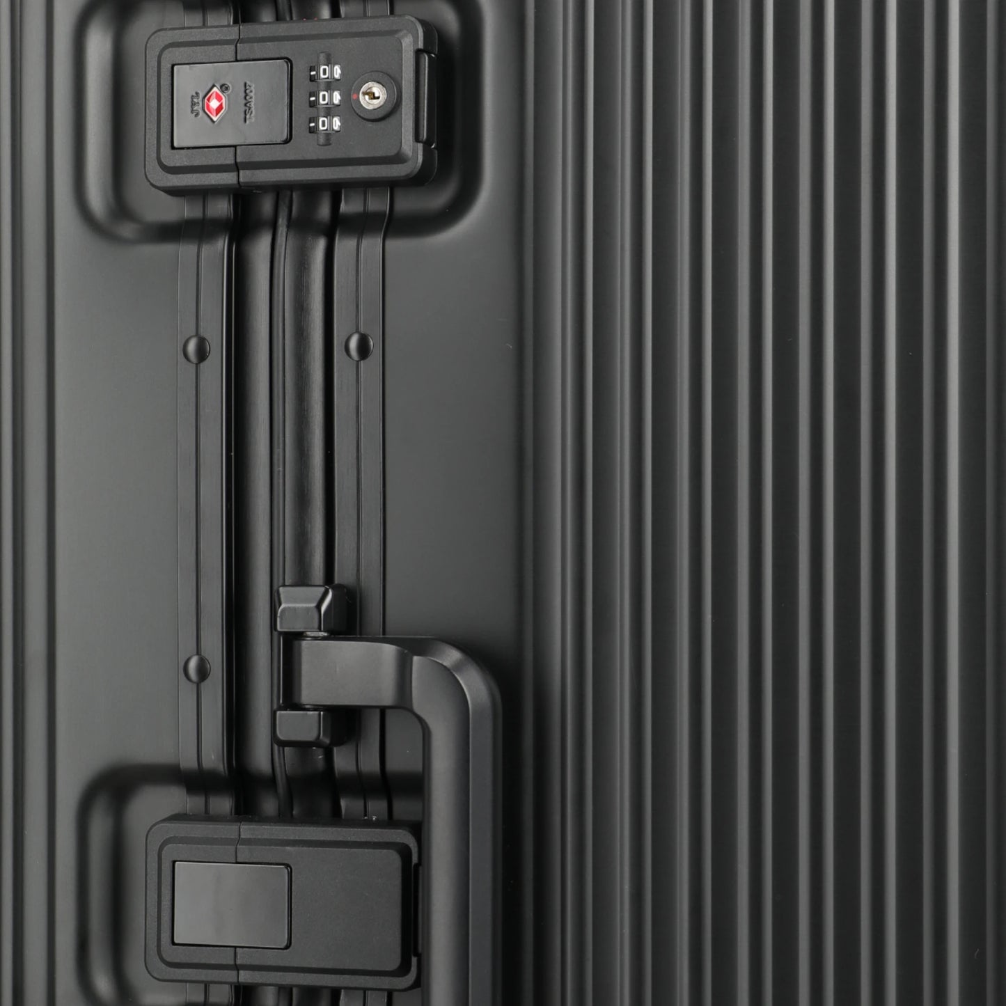 Travelite Next 4-Rollen-Koffer Trunk L aus Aluminium 76 cm -Schwarz KOFFER-PLUS.COM