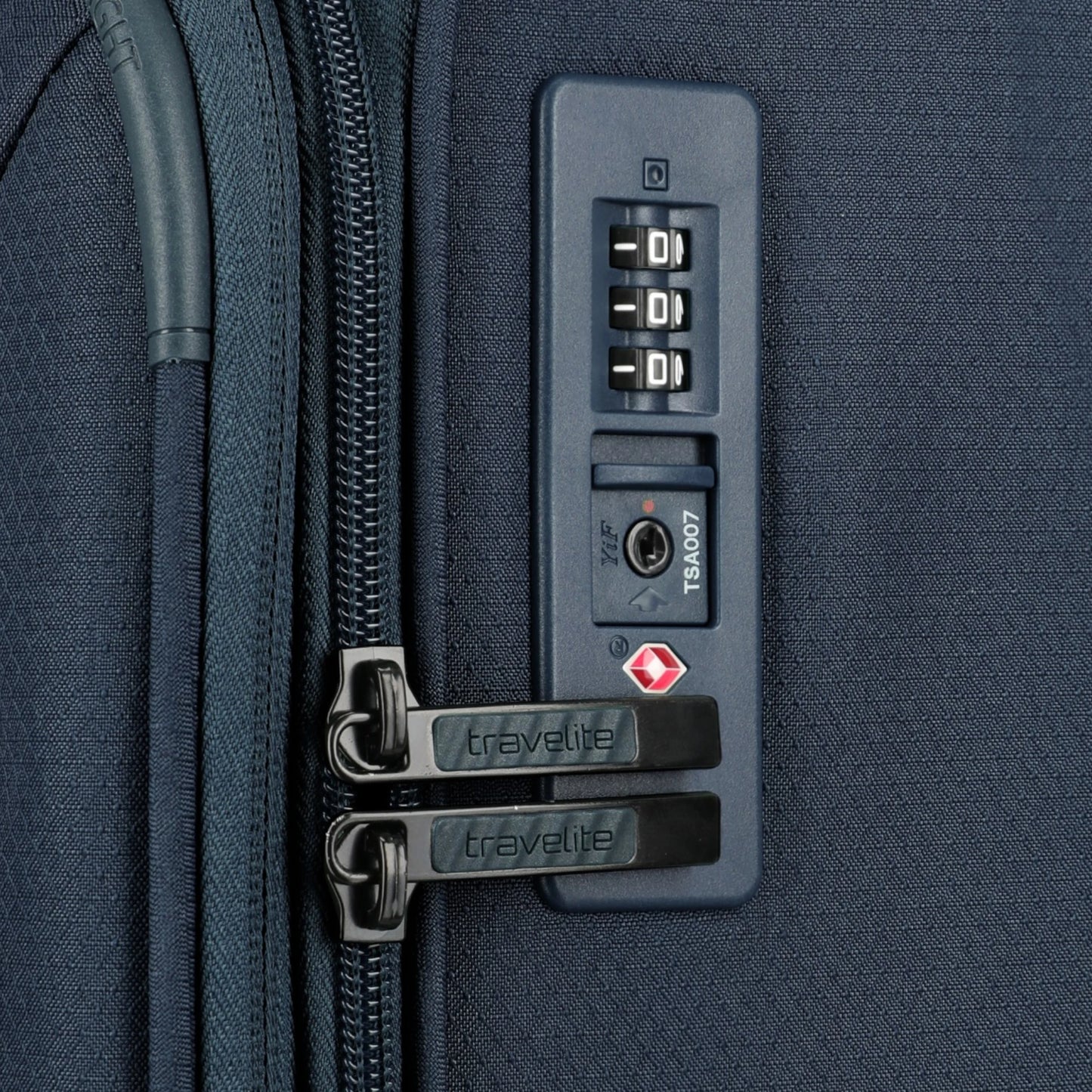 Travelite Skaii 4-Rollen Trolley M erw. 67 cm -Navy