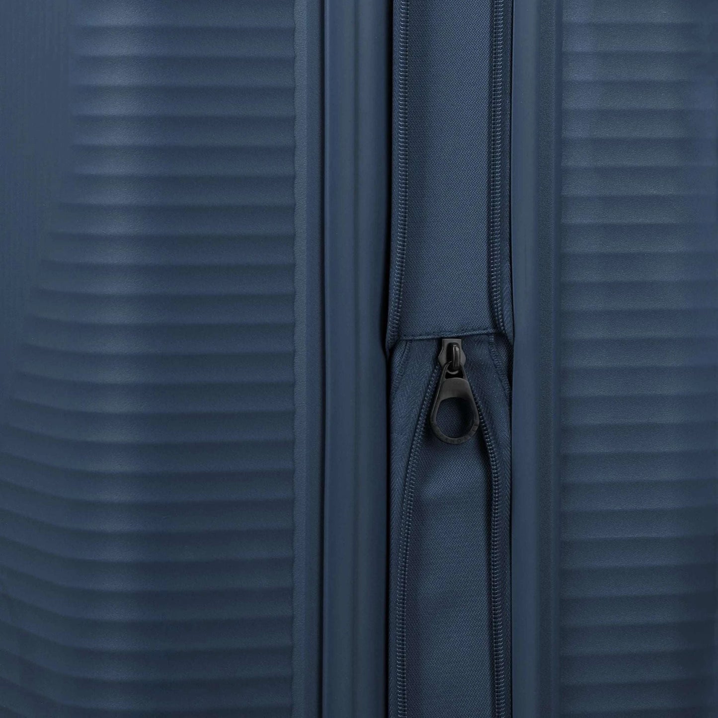 Travelite Air Stripe 4-Rollen-Koffer M erweiterbar 66 cm -Navy KOFFER-PLUS.COM