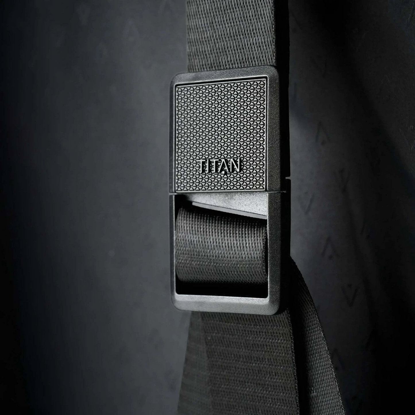 TITAN UPGRADE 4-Rad-Trolley L 75 cm -Nightshade Black KOFFER-PLUS.COM