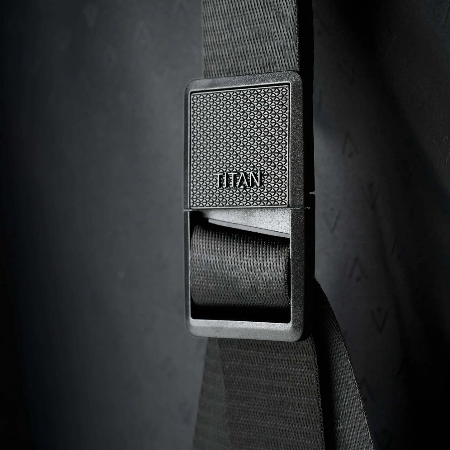 TITAN UPGRADE 4-Rad-Trolley L 75 cm -Nightshade Black KOFFER-PLUS.COM