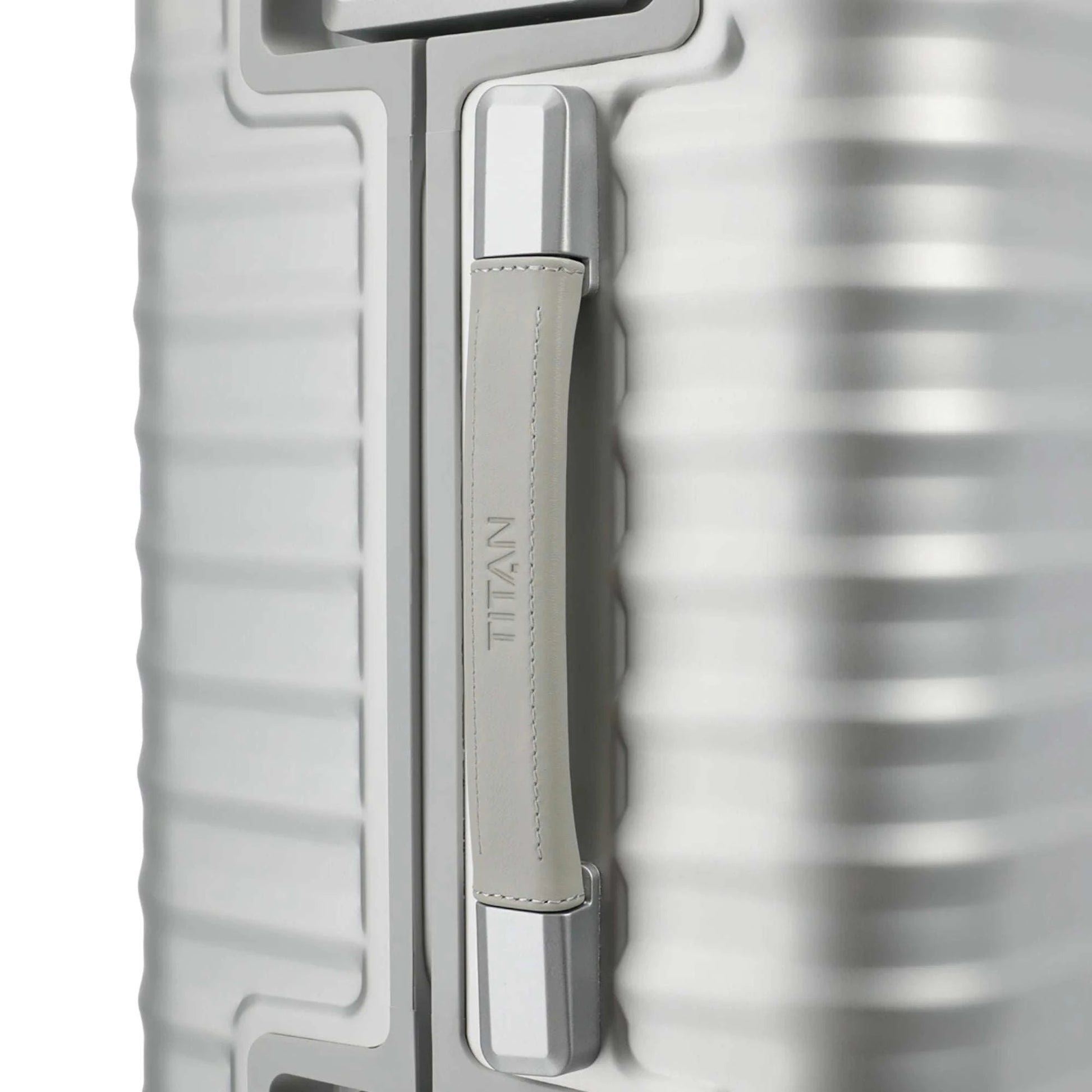 TITAN ETERNITY 4-Rollen-Trolley aus Aluminium M+ 69 cm -silver KOFFER-PLUS.COM