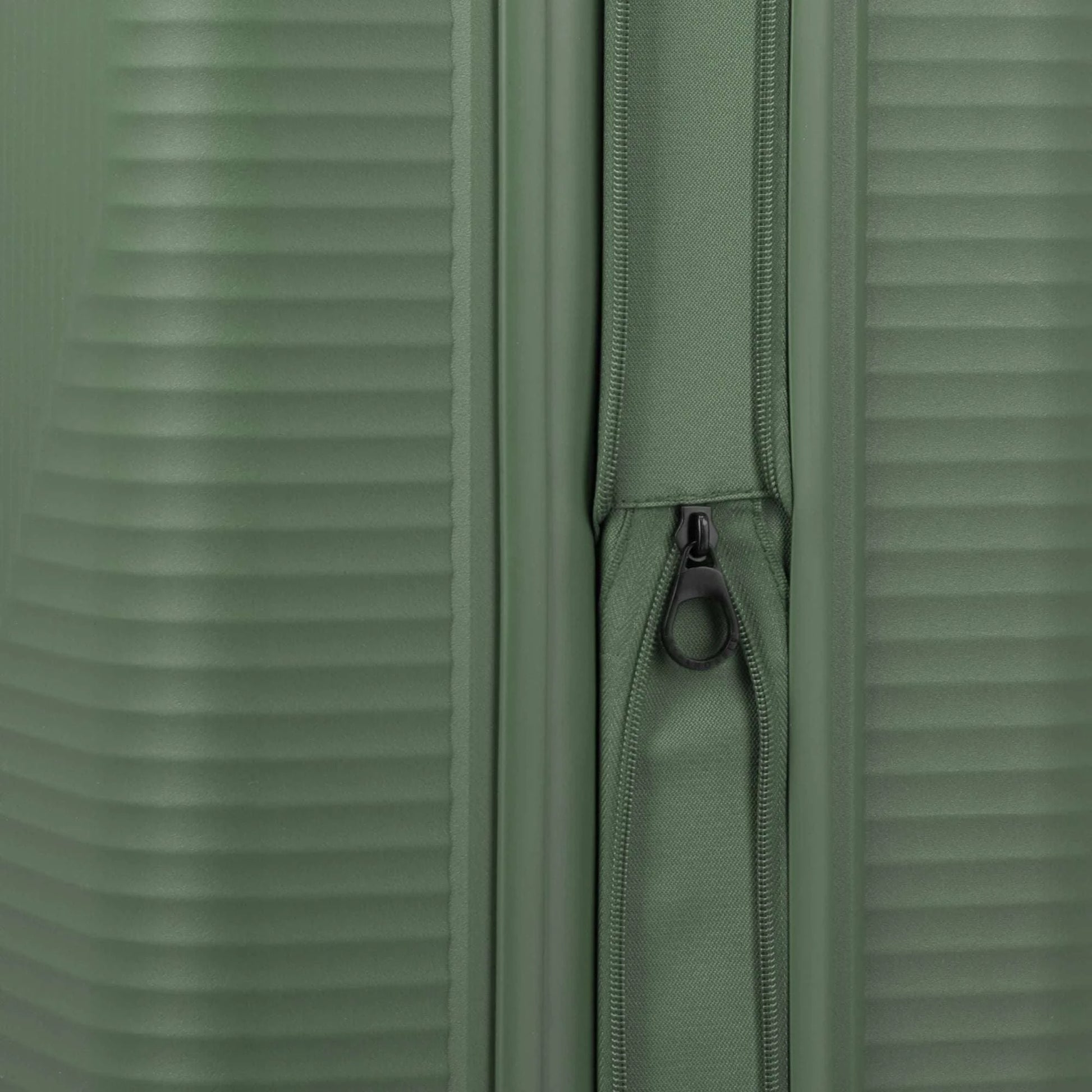 Travelite Air Stripe 4-Rollen-Koffer M erweiterbar 66 cm -Green KOFFER-PLUS.COM