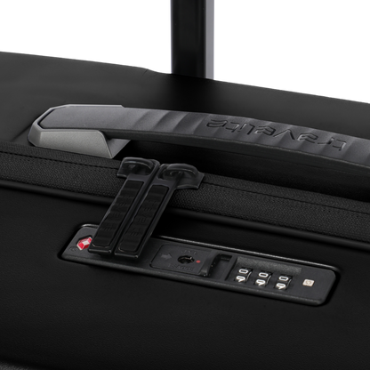 Travelite Millennium 4-Rollen-Koffer M 67 cm erw. -Black KOFFER-PLUS.COM