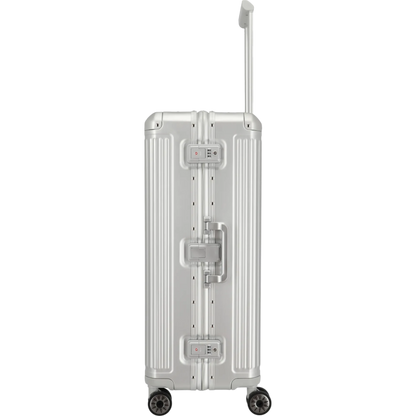 Travelite Next  4-Rollen-Trolley aus Aluminium 77 cm -Silber KOFFER-PLUS.COM