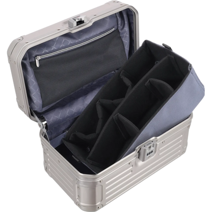 Travelite Next  Beautycase aus Aluminium 38 cm -Silber KOFFER-PLUS.COM