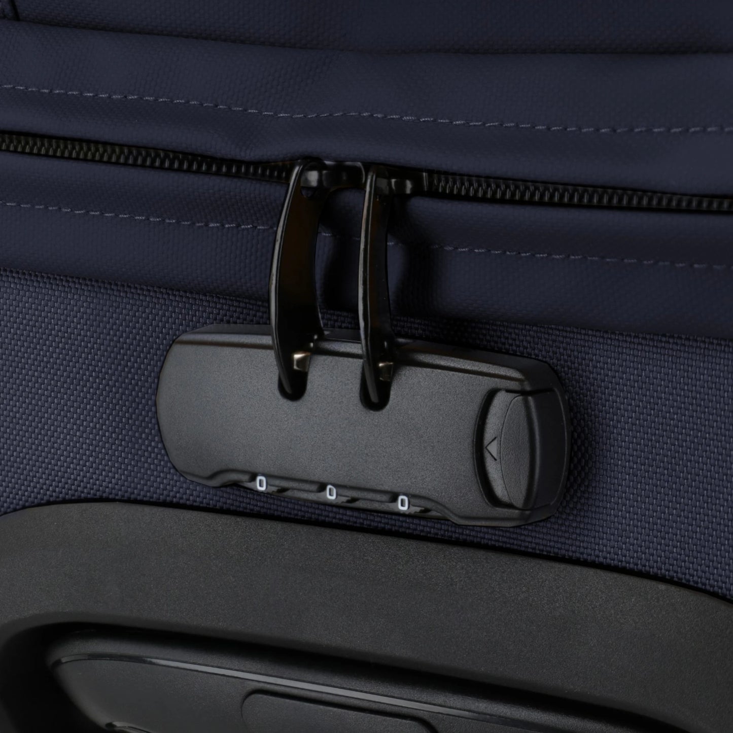 Travelite Bolonia Rollenreisetasche L 72 cm -Navy KOFFER-PLUS.COM
