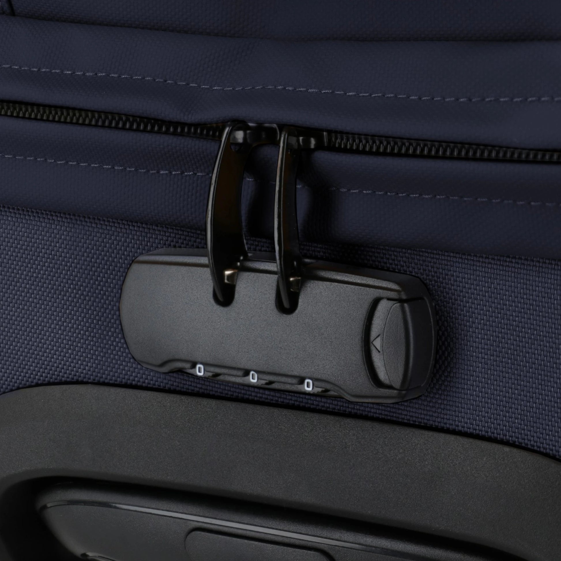 Travelite Bolonia Rollenreisetasche L 72 cm -Navy KOFFER-PLUS.COM