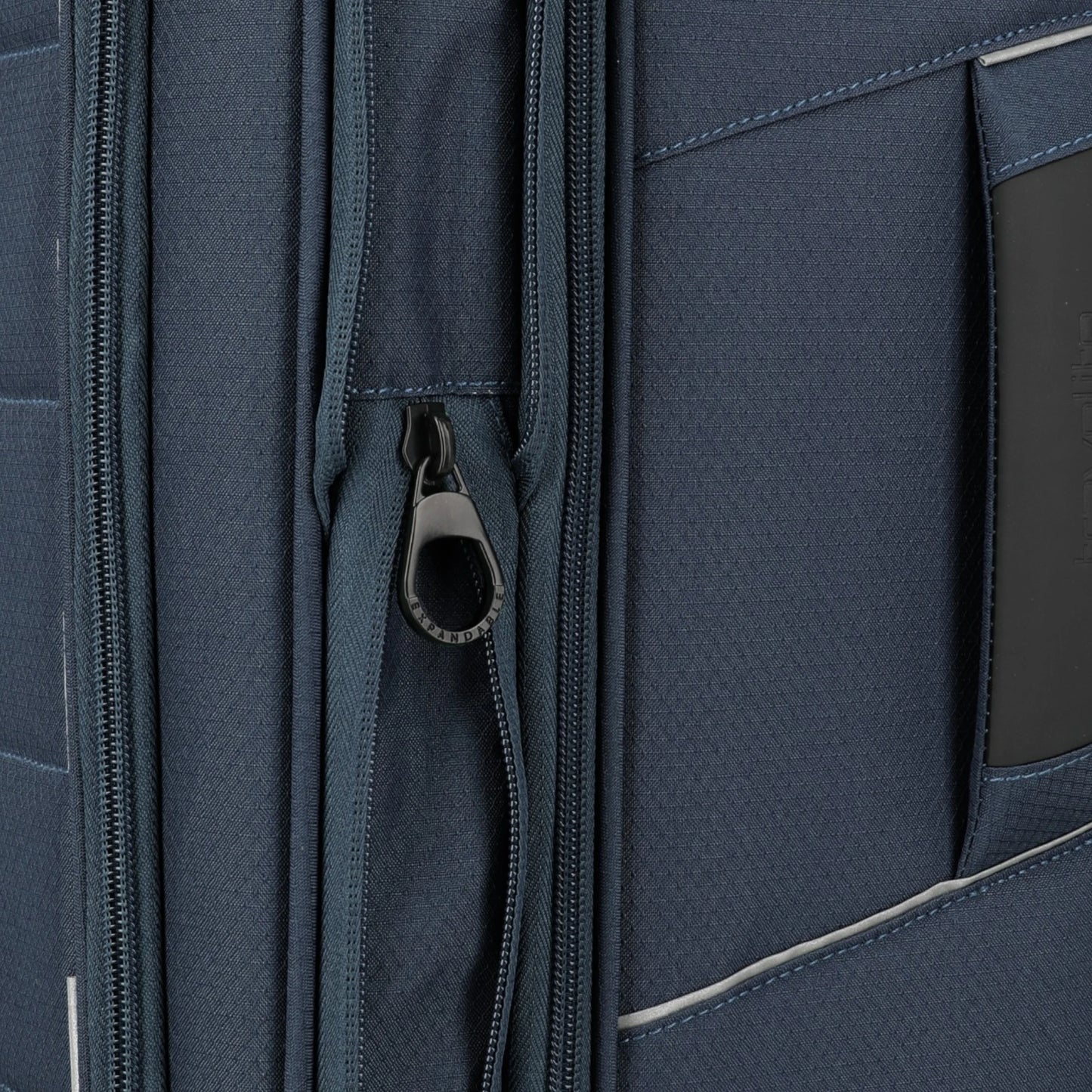 Travelite Skaii 4-Rollen-Bordtrolley S 55 cm -Navy
