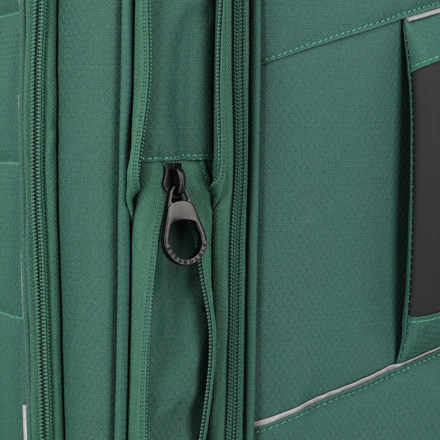 Travelite Skaii 4-Rollen Trolley M erw. 67 cm -Green