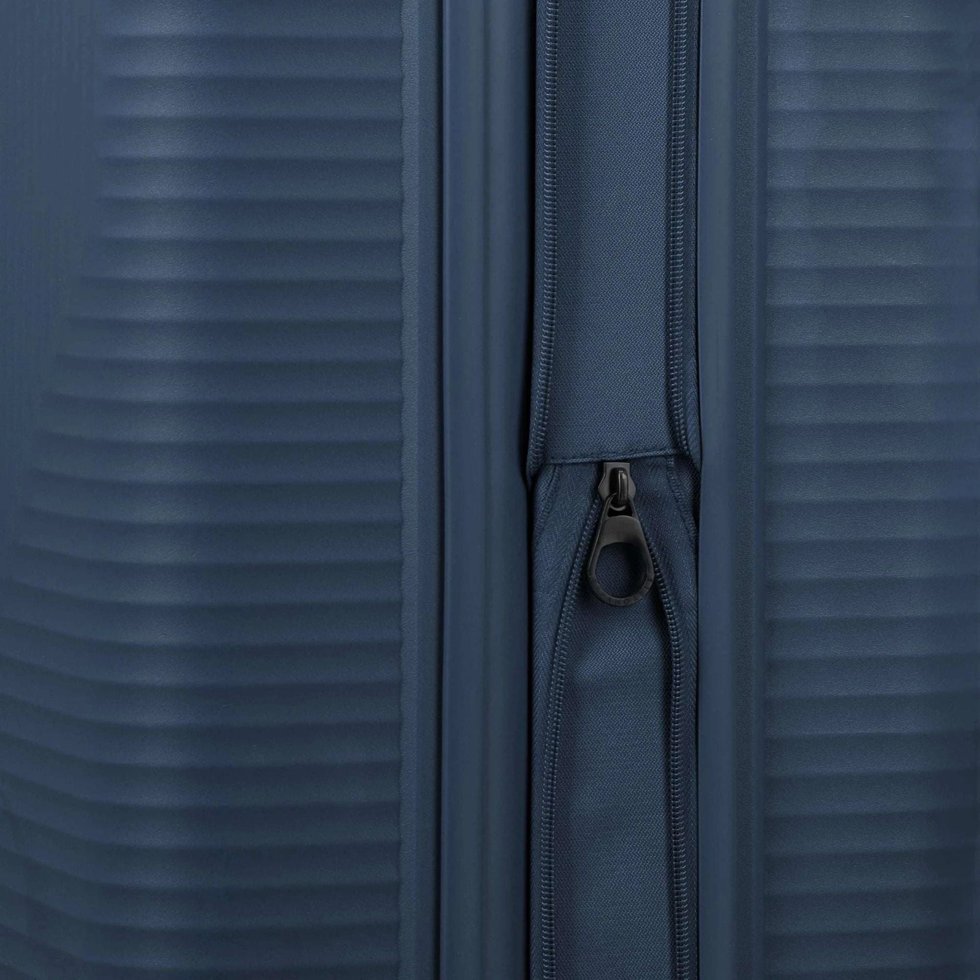 Travelite Air Stripe 4-Rollen-Koffer M erweiterbar 66 cm -Navy KOFFER-PLUS.COM