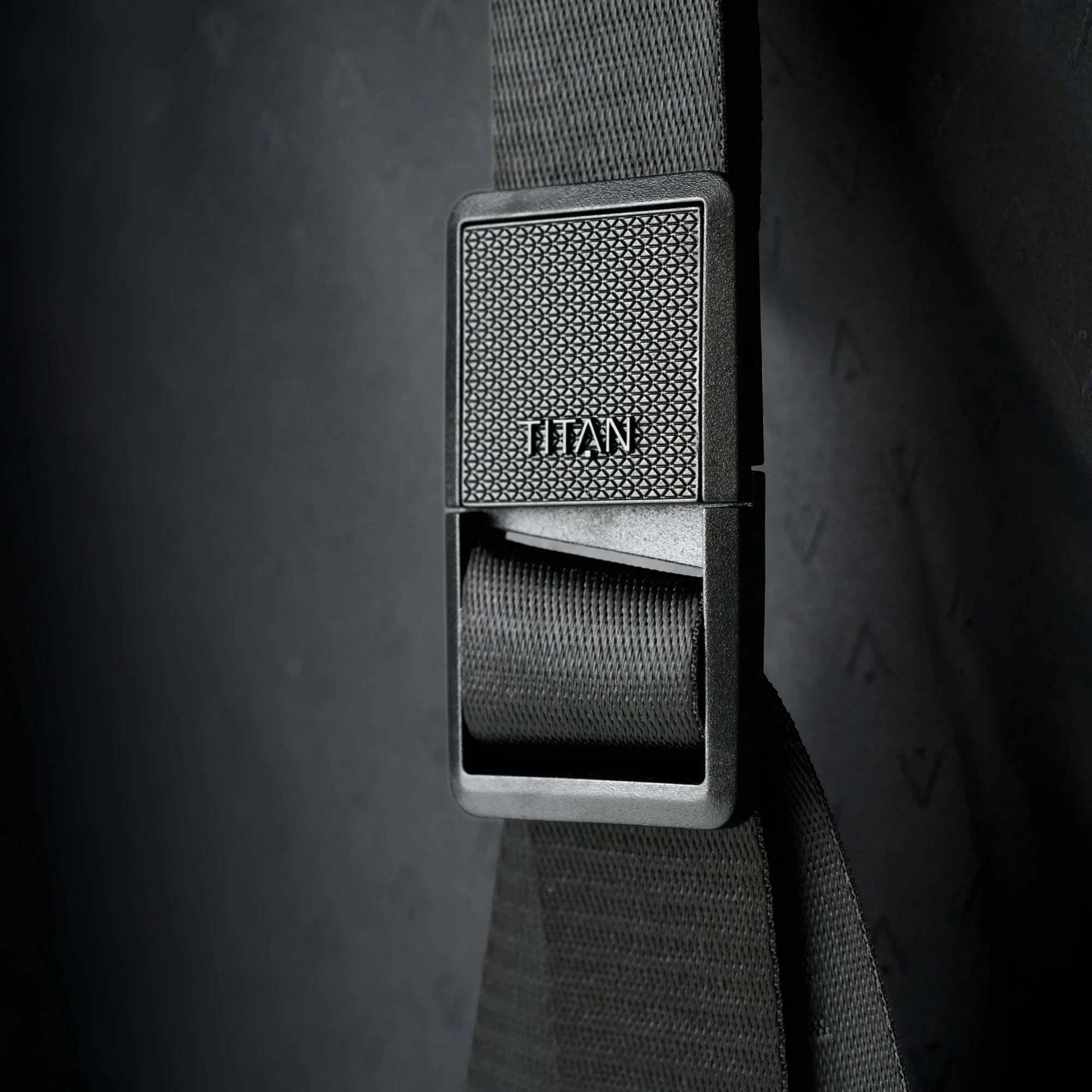 TITAN UPGRADE 4-Rad-Trolley L 75 cm -Nightshade Black KOFFER-PLUS.COM